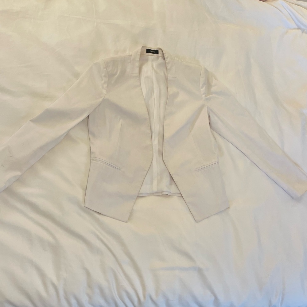 Gorgeous White Theory Blazer in Size 12